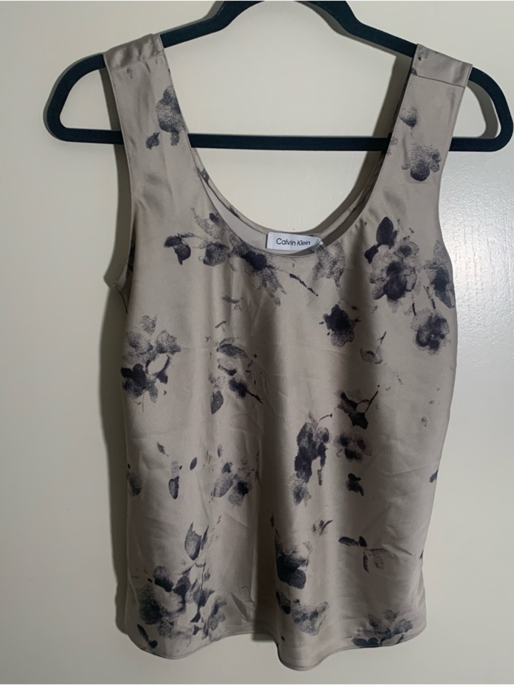 NWT  Calvin Klein Taupe Floral Scoop Neck satin Tank XS quiet luxury romantic